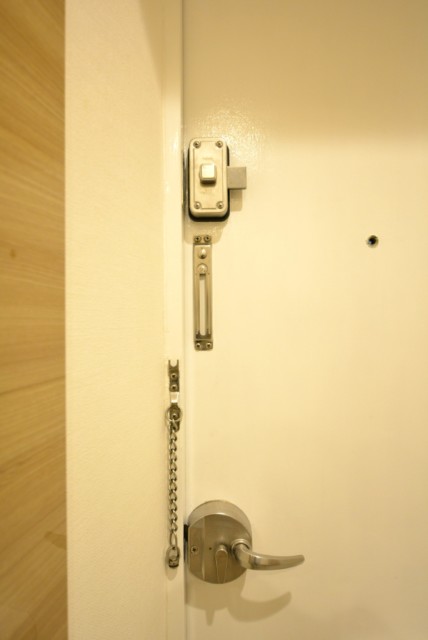 アルテール新宿 玄関