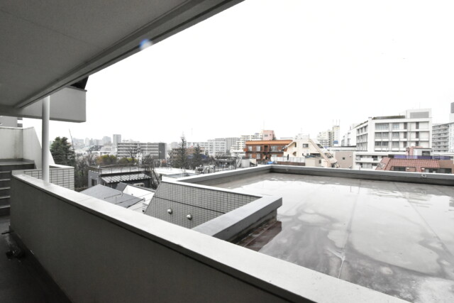 朝日プラザ北新宿 玄関