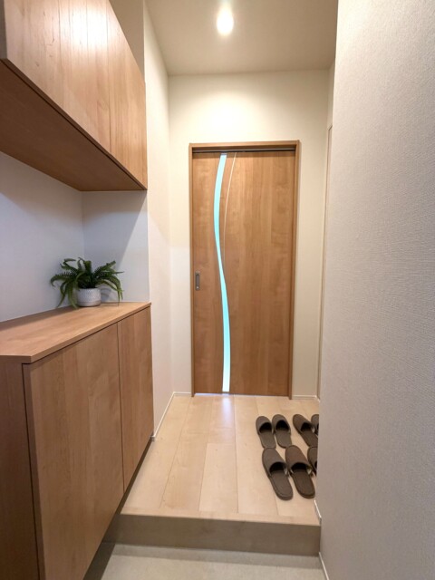 ハイネス哲学堂 玄関