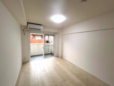 ハイネス哲学堂 洋室