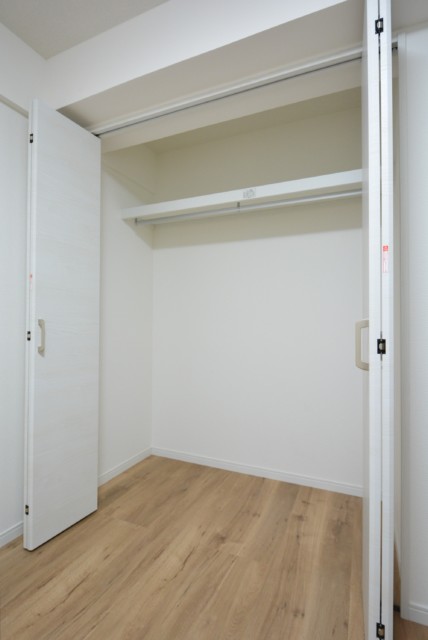 初台中央マンション 洋室2