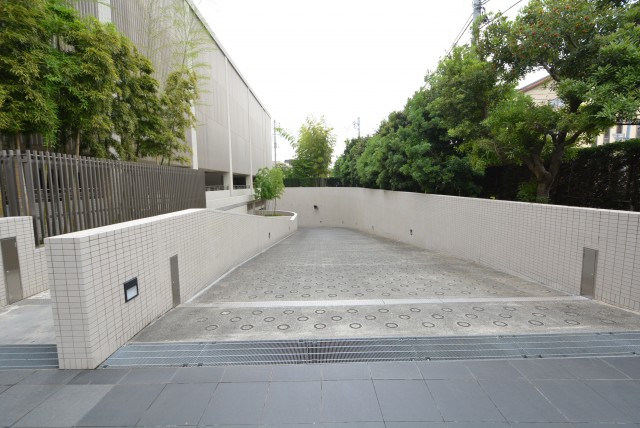 井の頭公園パークハウス吉祥寺南町 駐車場