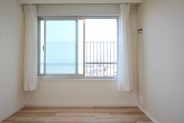 クレセントマンション 洋室2