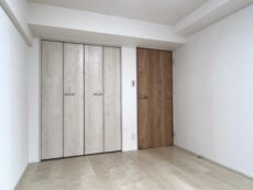 ハイネス哲学堂 洋室