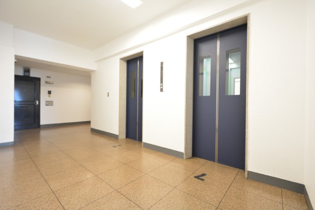 秀和恵比寿レジデンス 玄関