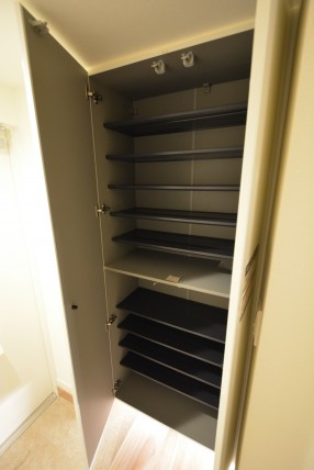 クレセントマンション 玄関