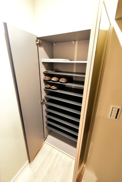 秀和南大井レジデンス 玄関