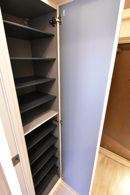 ハイネス大久保 玄関