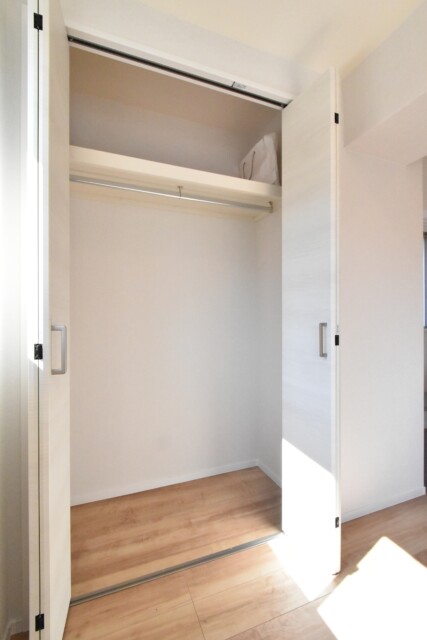 ハイネス大久保 洋室2