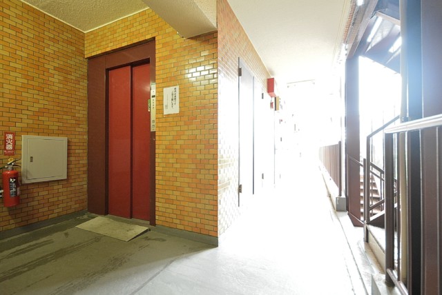 ライオンズマンション学芸大学 玄関