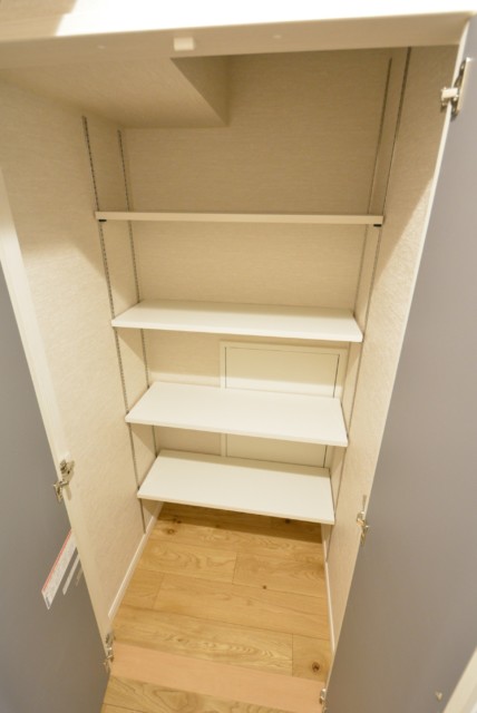 馬事公苑前ハイム 廊下収納