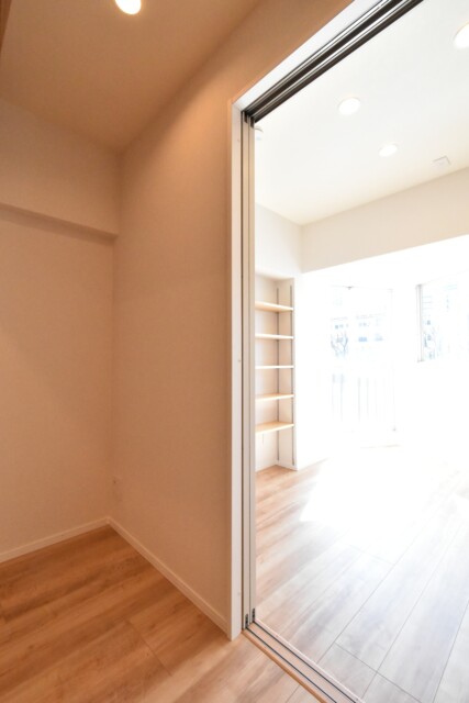 ハイネス大久保 洋室1