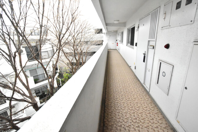 高輪中台マンション 玄関廊下