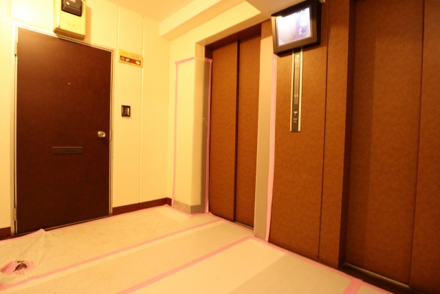 NK五反田コータース 玄関前