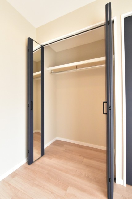 秀和南大井レジデンス 洋室2