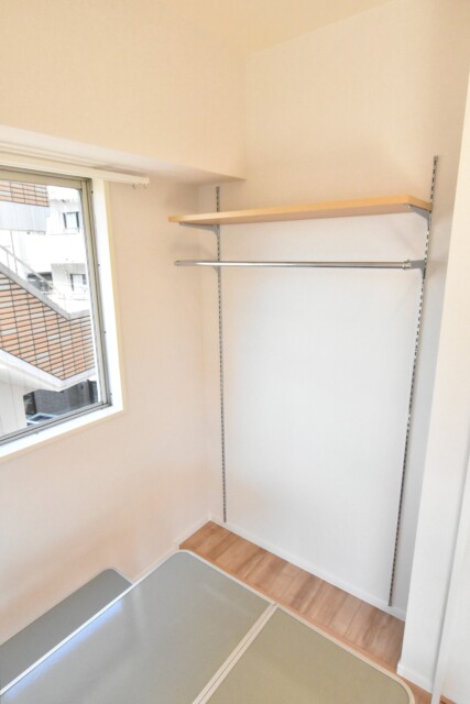 ハイネス大久保 洋室2