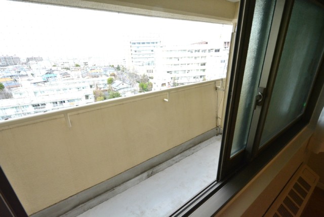 馬事公苑前ハイム 洋室1