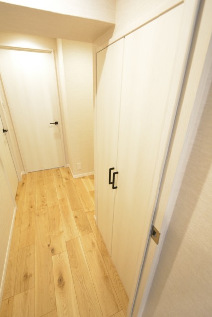 馬事公苑前ハイム 廊下収納