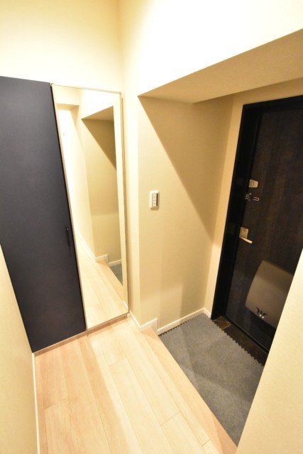 秀和南大井レジデンス 玄関
