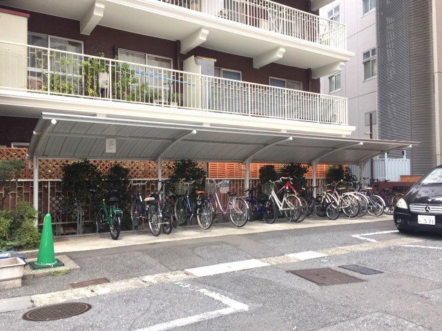 NK五反田コータース　駐輪場　2段ラック式
