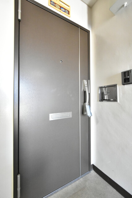 初台ハイホーム 玄関