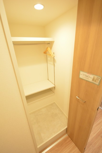 中野ハイネスコーポ 廊下収納