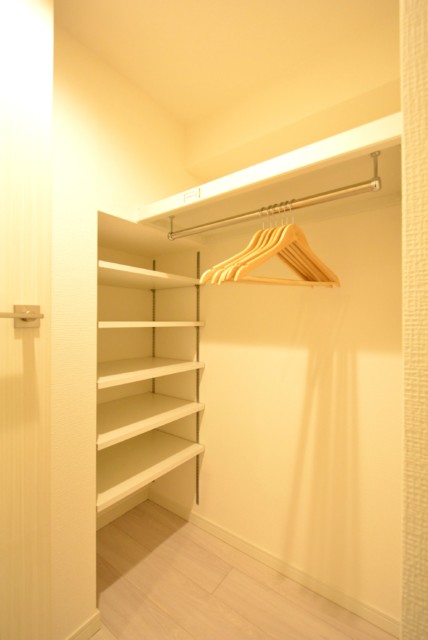 パレス三條 玄関