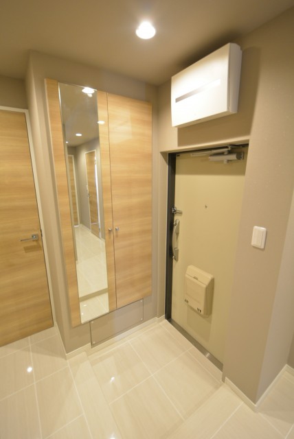 マンション雅叙苑 玄関