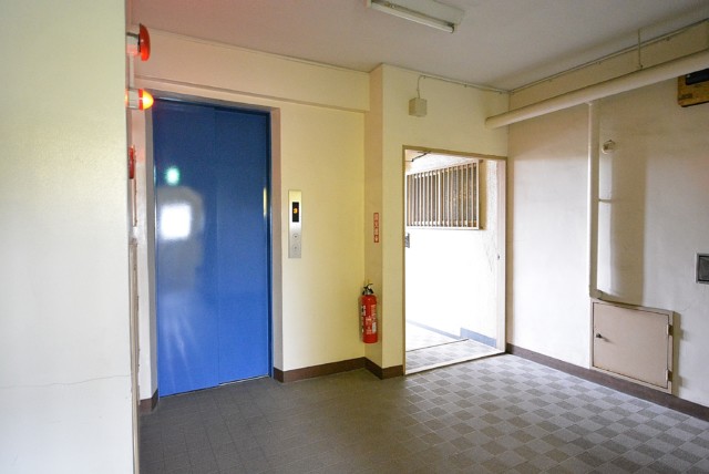 中野ハイネスコーポ 玄関