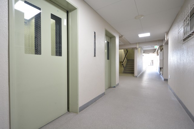 駒場ネオパレス 玄関