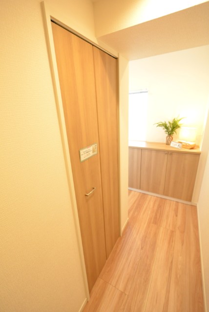 中野ハイネスコーポ 廊下収納