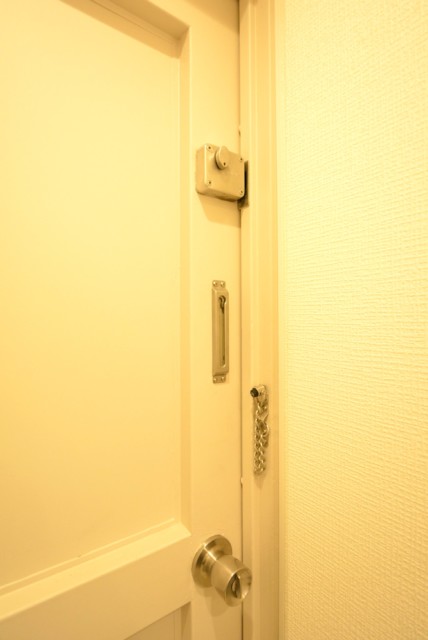 パレス三條 玄関