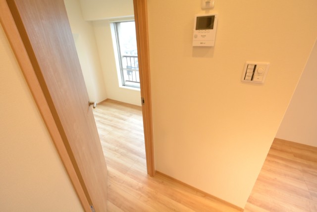 中野ハイネスコーポ 洋室1