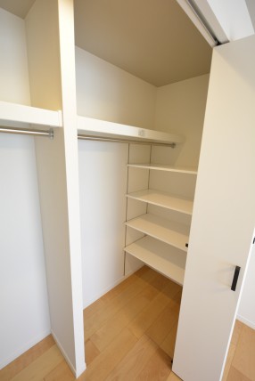 ヴァンヴェール世田谷 洋室1