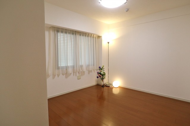 アルス代々木参宮橋コートアデリオン 洋室２