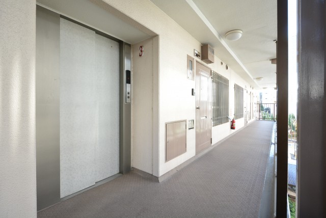 田町東豊エステート 玄関