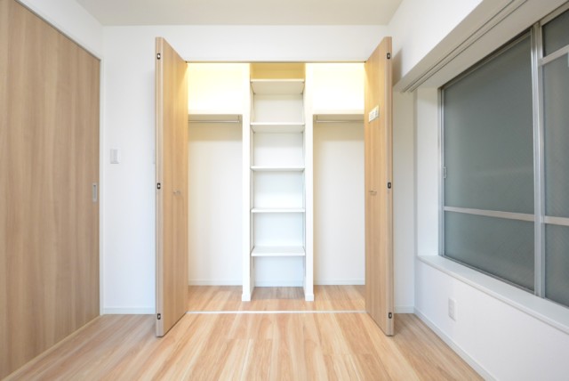 中野ハイネスコーポ 洋室2