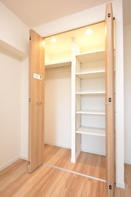 中野ハイネスコーポ 洋室1