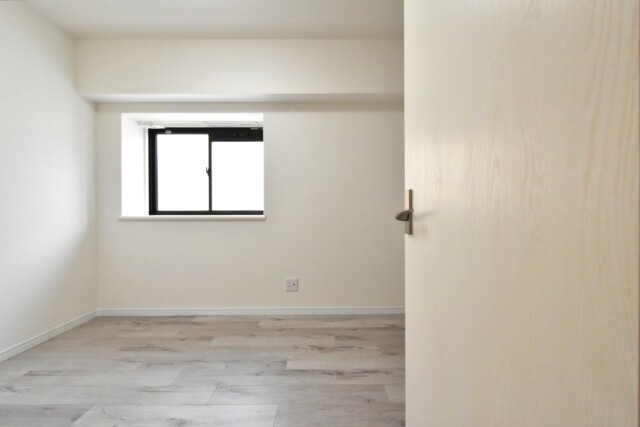 ライオンズシティ渋谷本町 洋室1