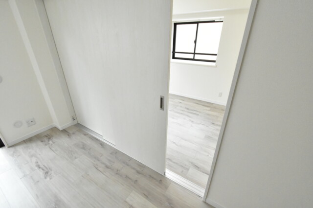 ライオンズシティ渋谷本町 洋室2