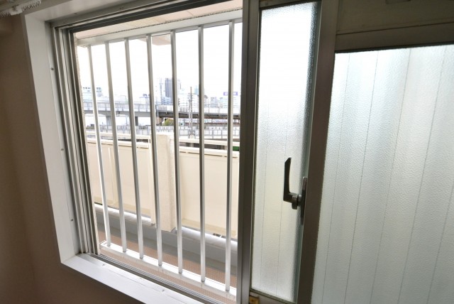 三田ナショナルコート 洋室1