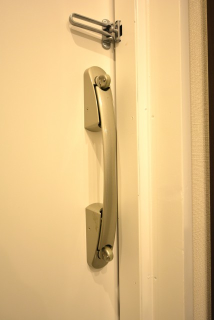 三田ナショナルコート 玄関