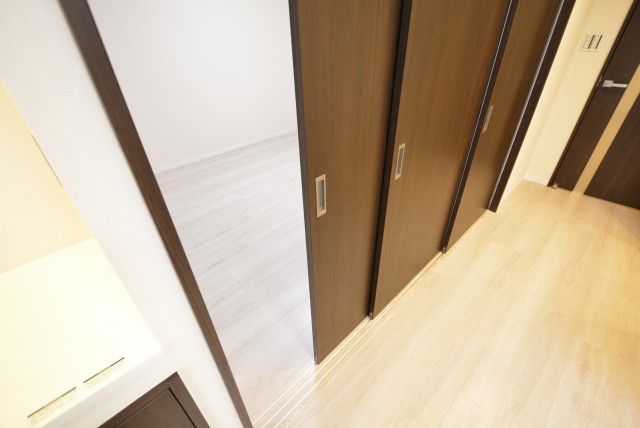 三田ナショナルコート 洋室2