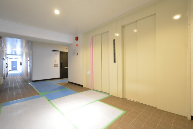 秀和代官山レジデンス 玄関