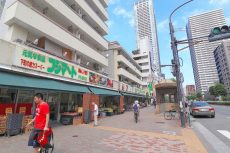 月島 駅前スーパー安め