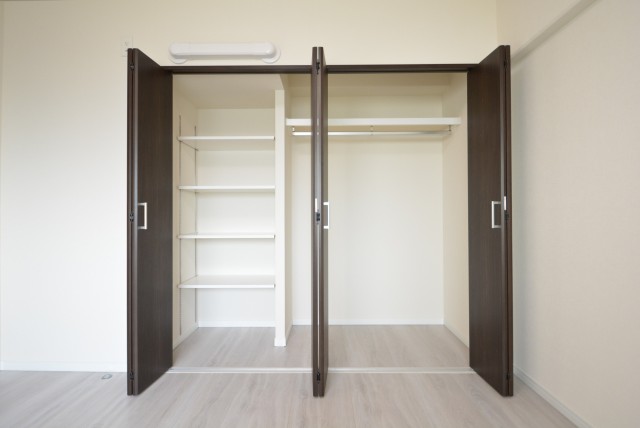 三田ナショナルコート 洋室1