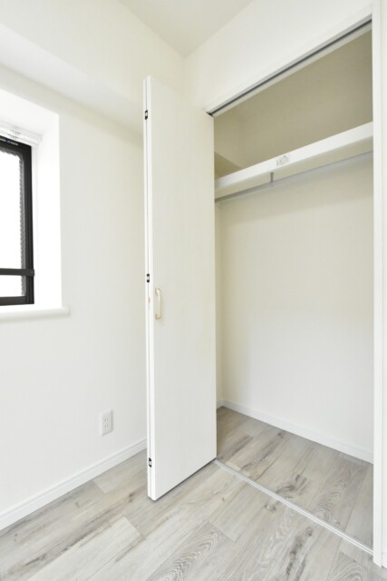 ライオンズシティ渋谷本町 洋室2