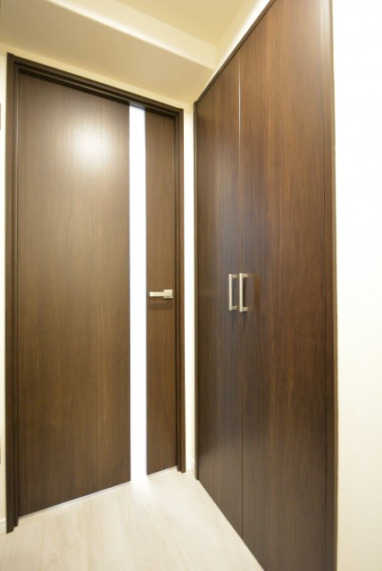 三田ナショナルコート 廊下収納