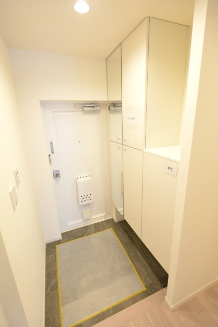 モナーク三軒茶屋 玄関