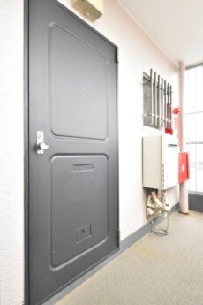 三軒茶屋スカイハイツ 玄関